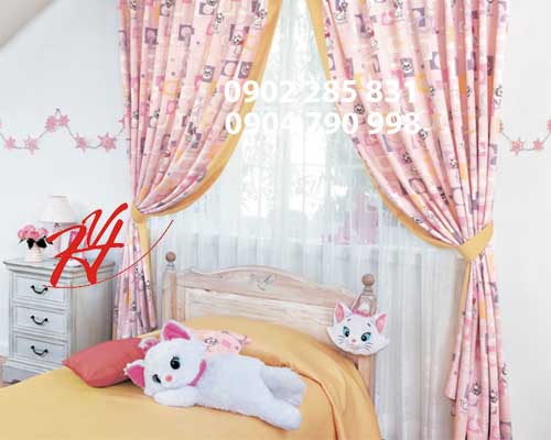 Children’s bedroom curtains
